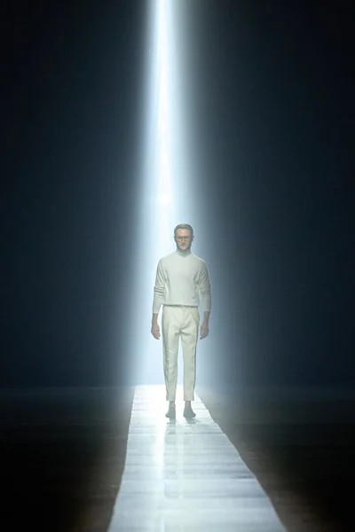 Look 66